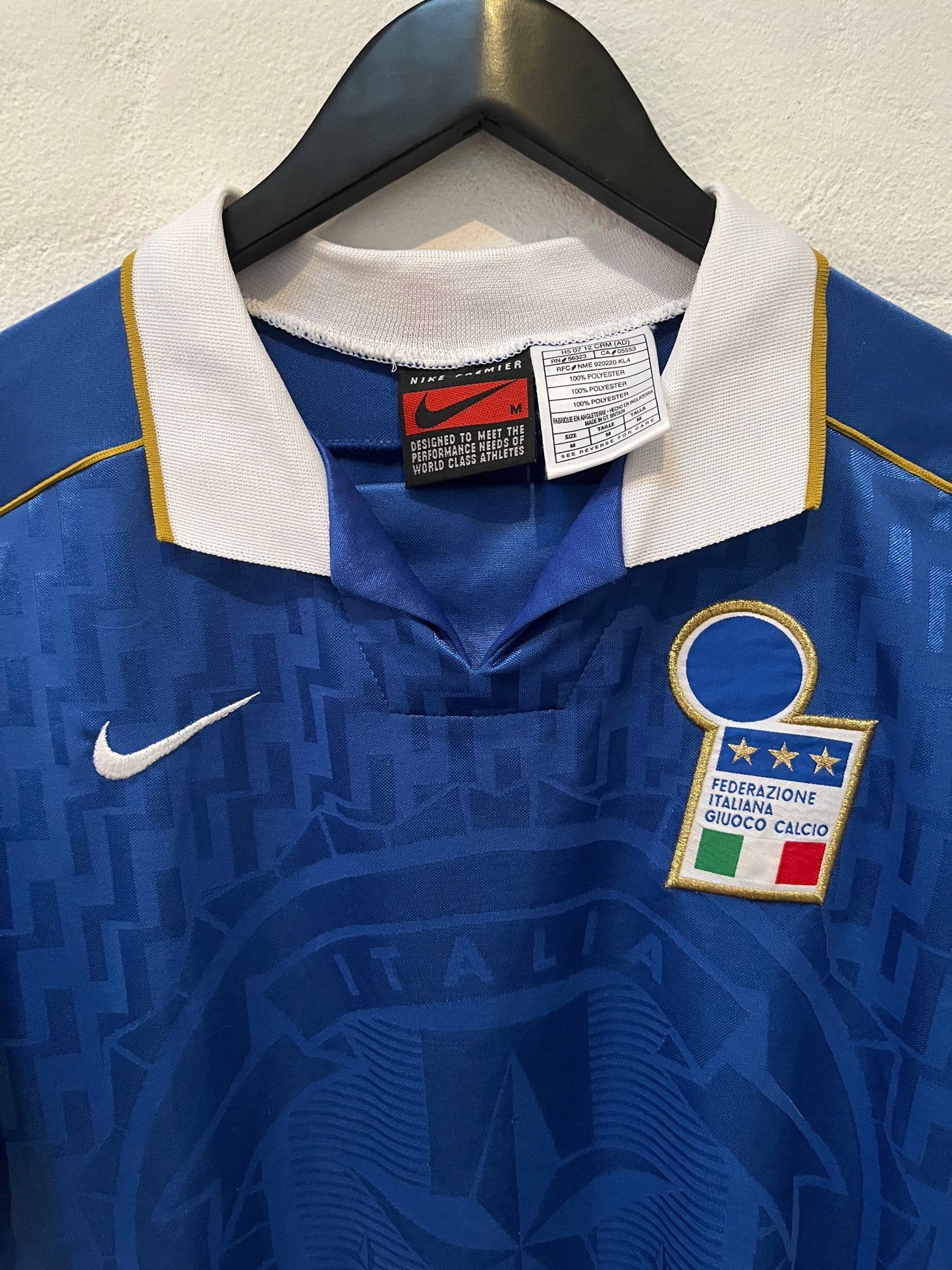 Italy 1995 Home Medium