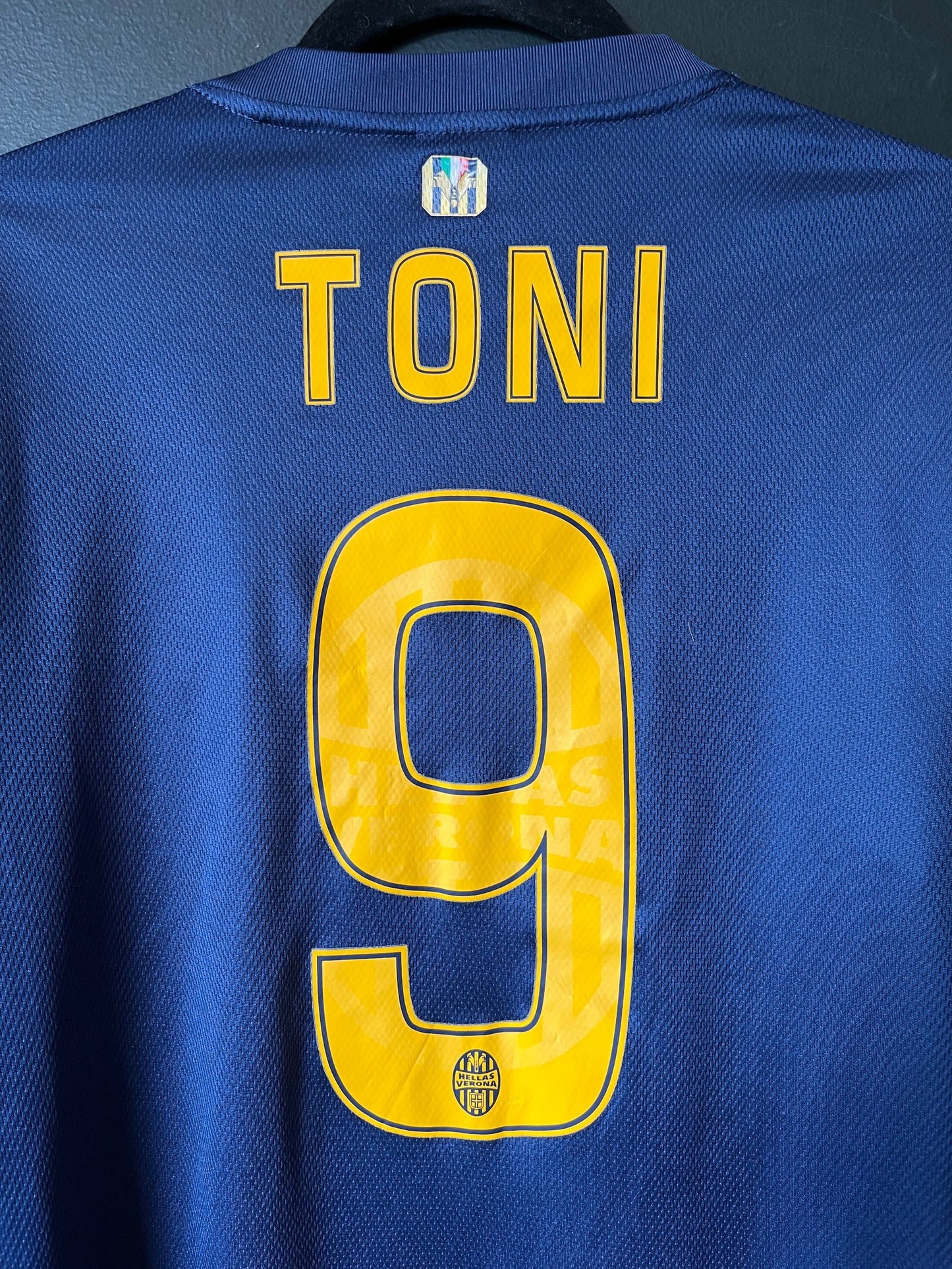 Hella Verona 2013/14 Home Small Toni 9