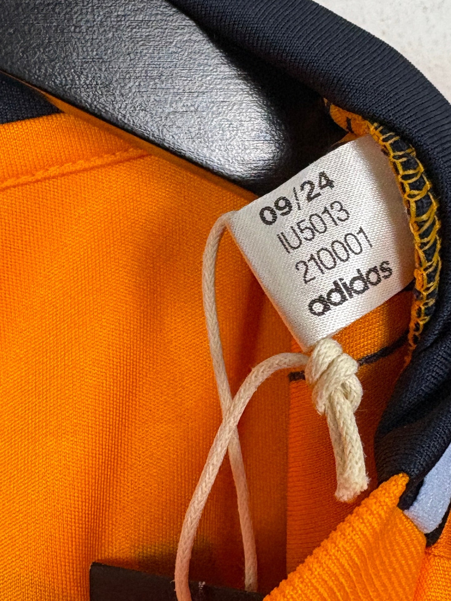 Real Madrid 2024/25 Away Adidas Football Shirt L Modric 10