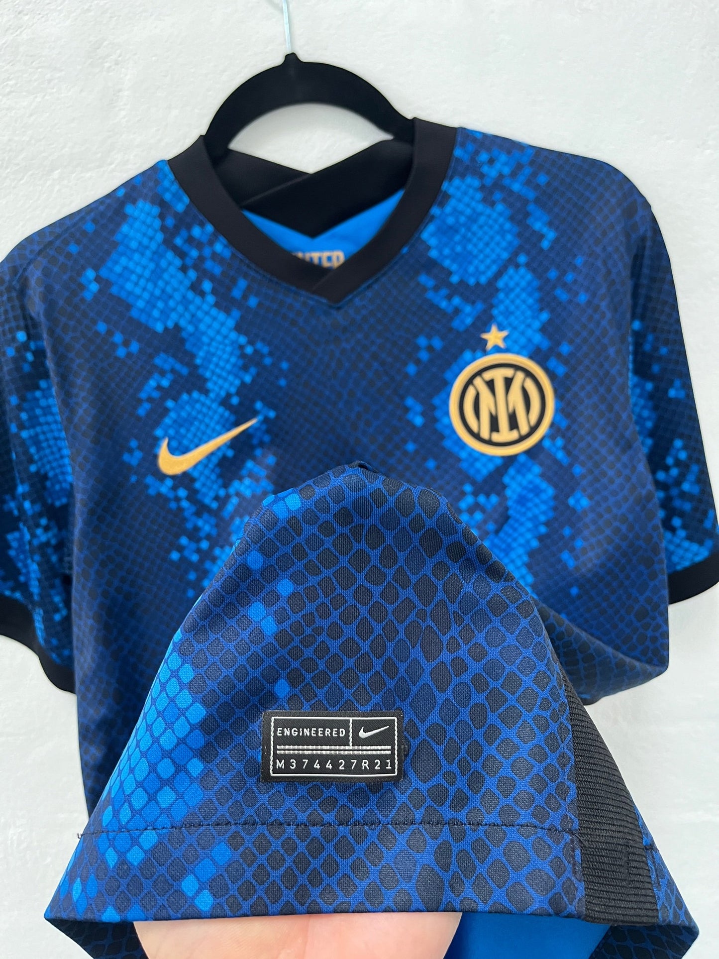 Inter Milan 2021/22 Home M Barella 23