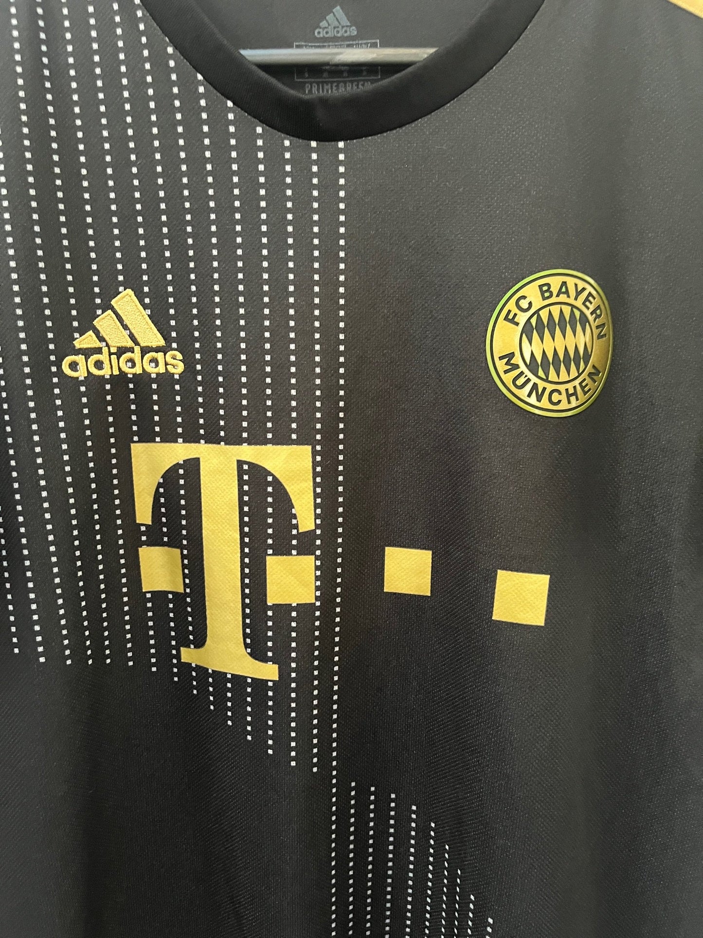Bayern Munich 2021/22 Away Medium
