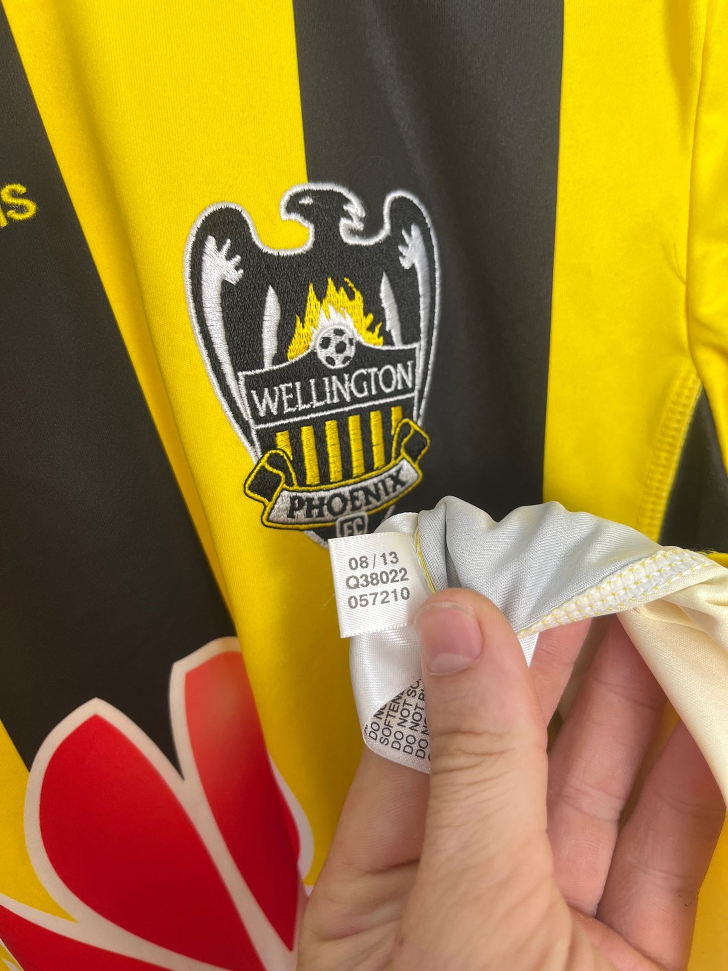 Wellington Phoenix 2013 Home MEDIUM (Long Sleeve)