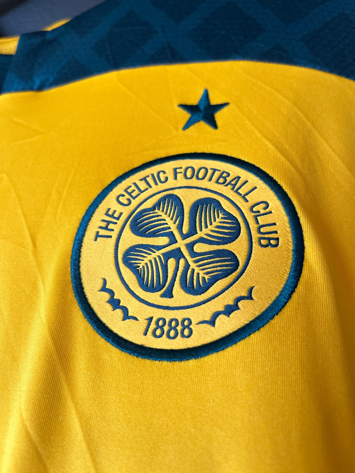Celtic 2019/20 Away Medium Edouard 22