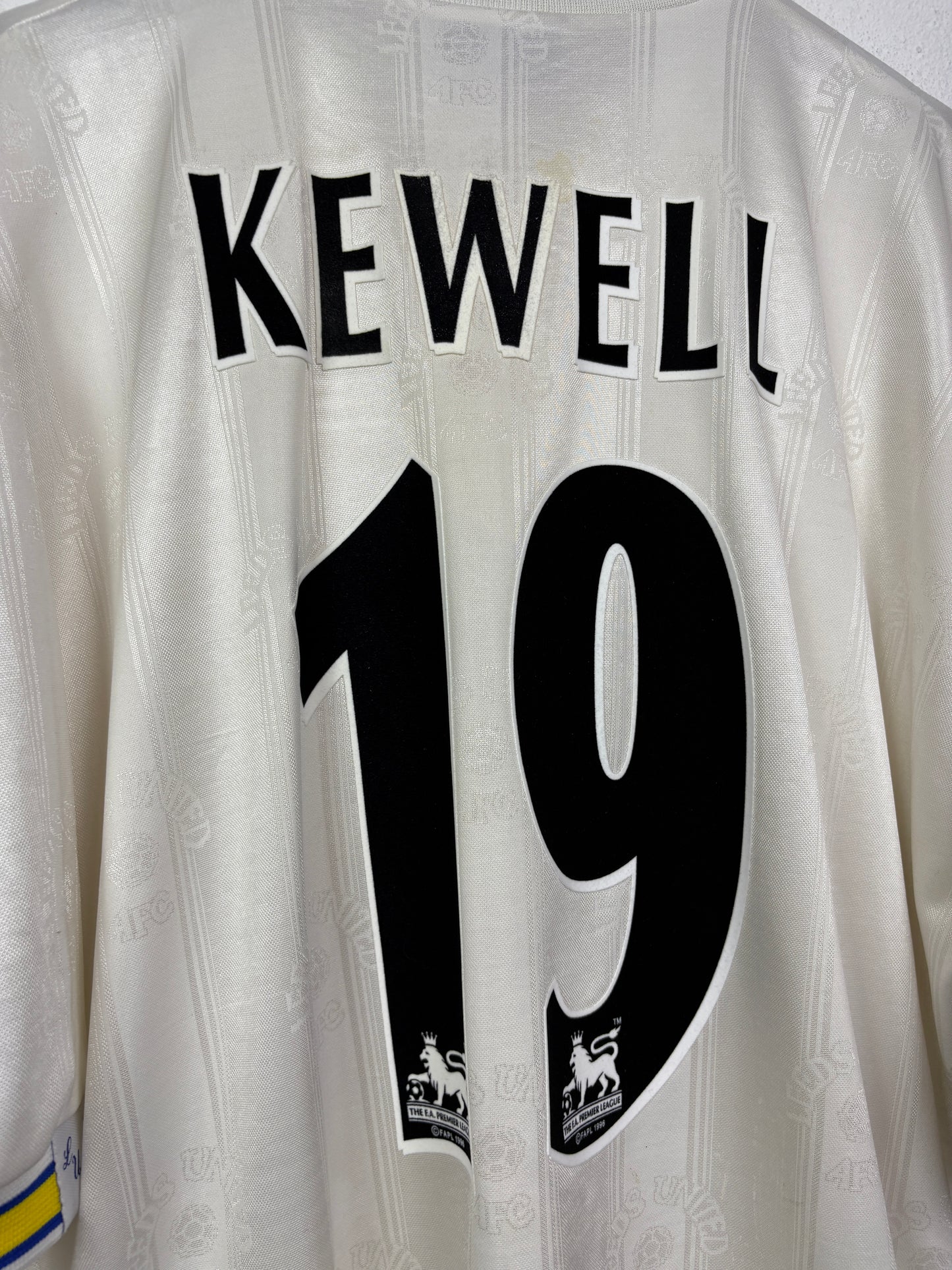 Leeds 1997/98 Home Extra Large Kewell 19