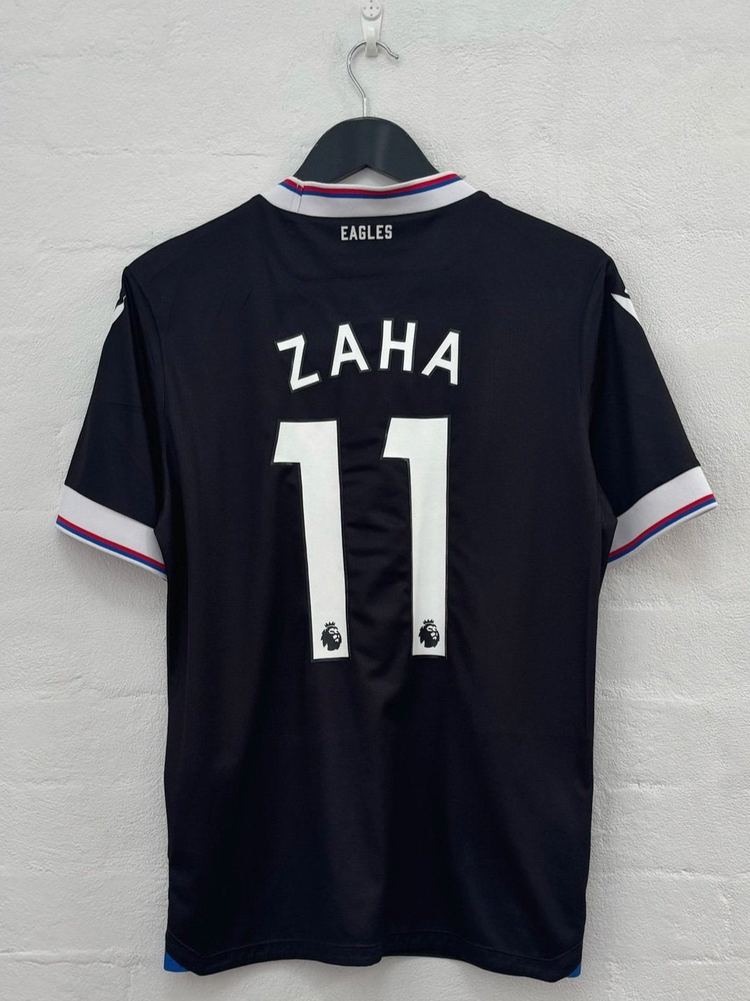 Crystal Palace 2022/23 Away Medium Zaha 11