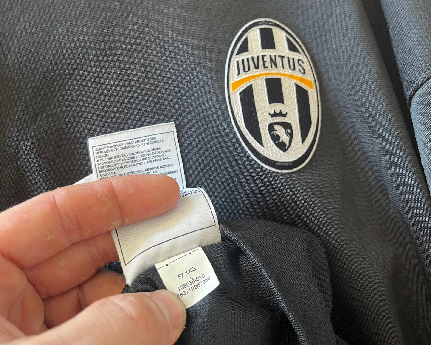 Juventus Tracksuit 2010's Large