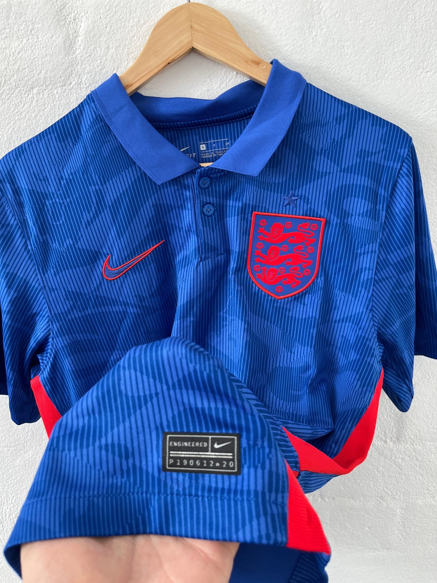 England 2020/22 Away Small