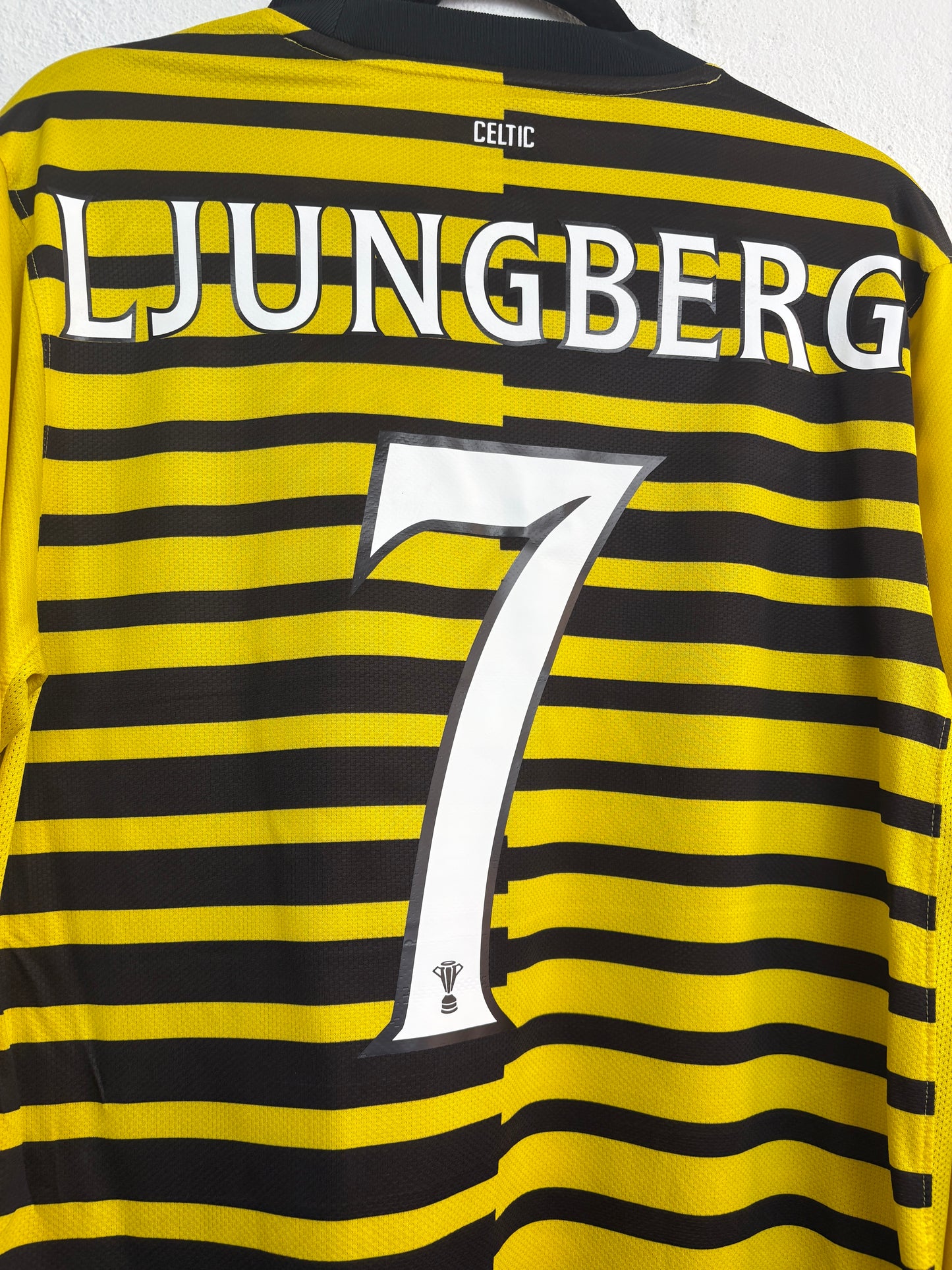 Celtic 2011/12 Away Medium Ljungberg 7