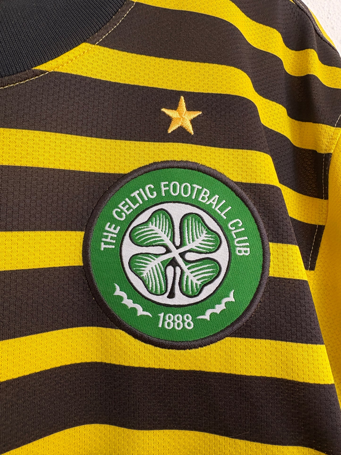 Celtic 2011/12 Away Medium Ljungberg 7
