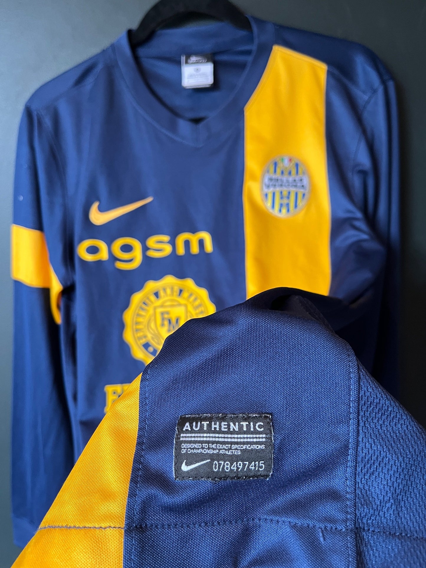 Hella Verona 2013/14 Home Small Toni 9