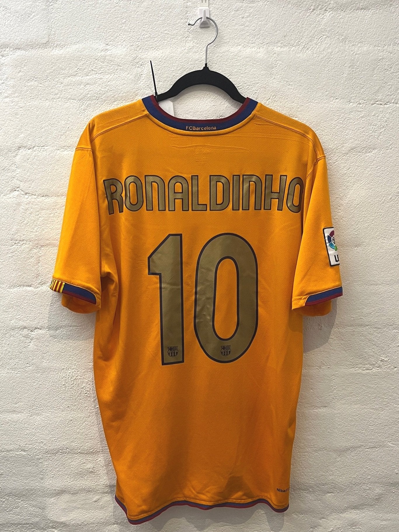Barcelona 2006/07 Away Large Ronaldinho 19