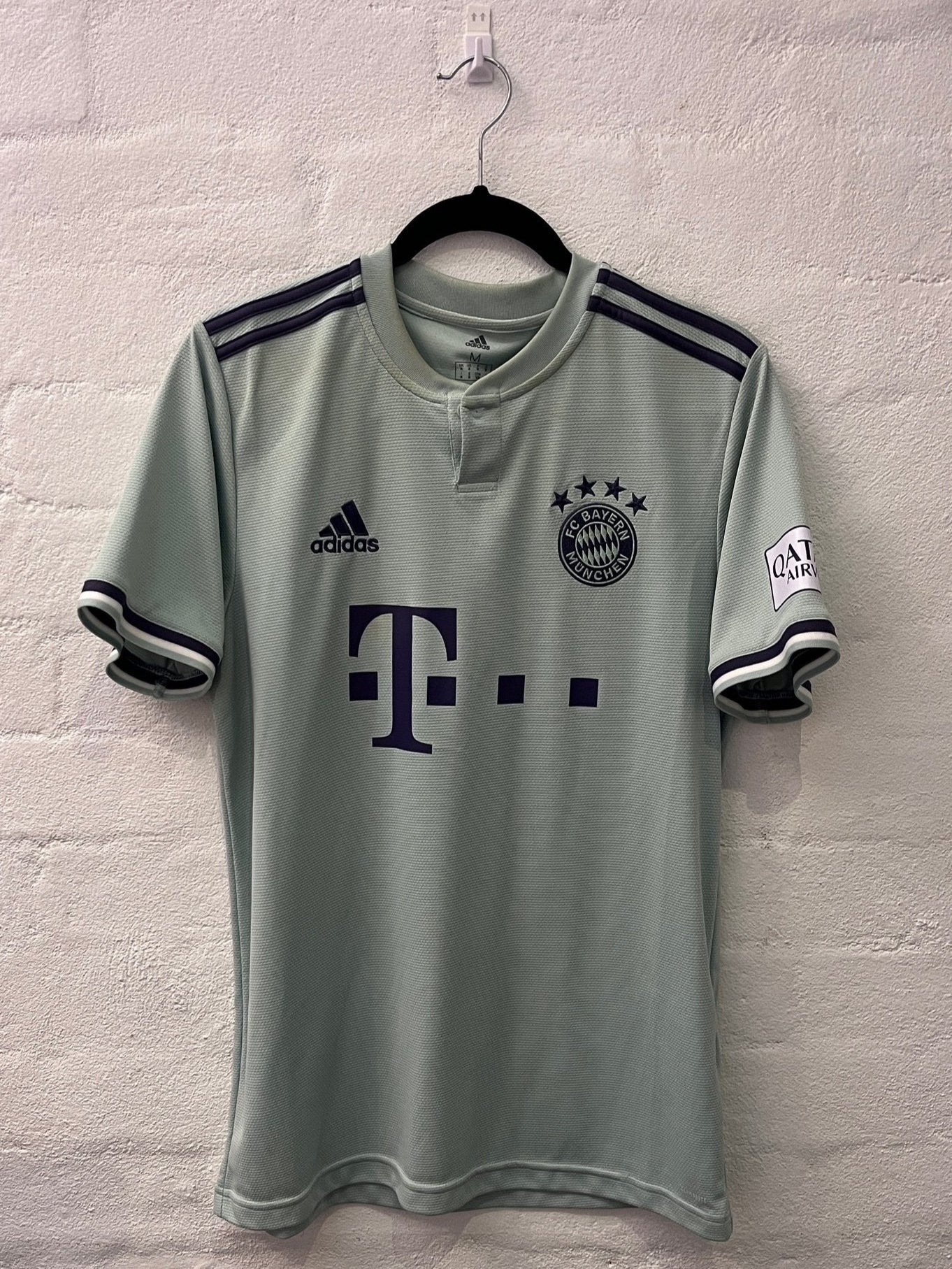 Bayern Munich 2018/19 Away Medium