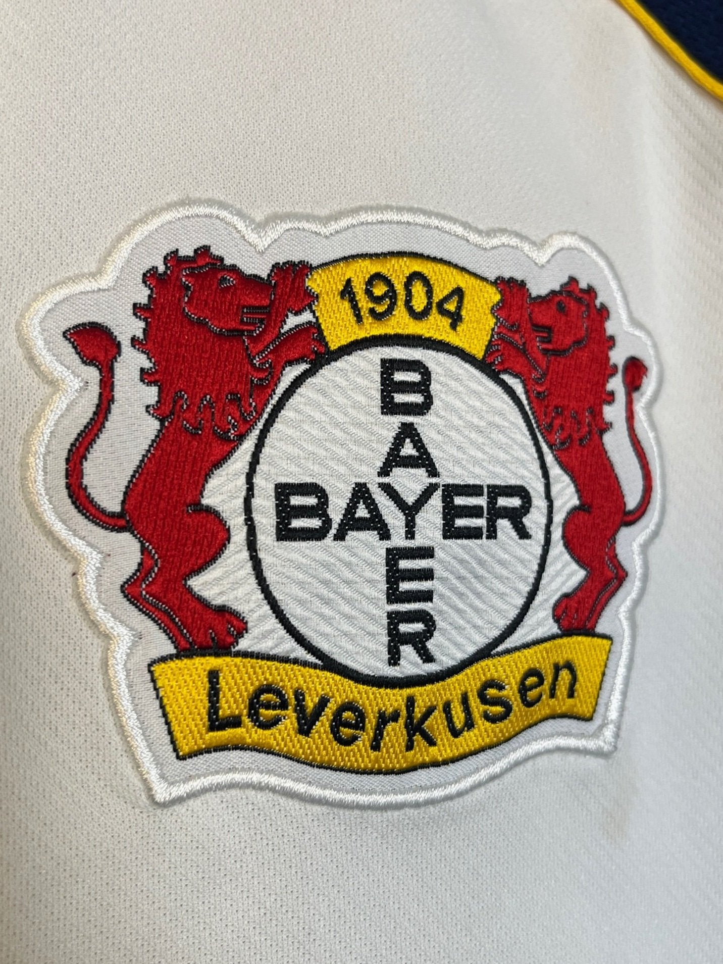 Bayer Leverkusen 2000/01 Away Extra Large