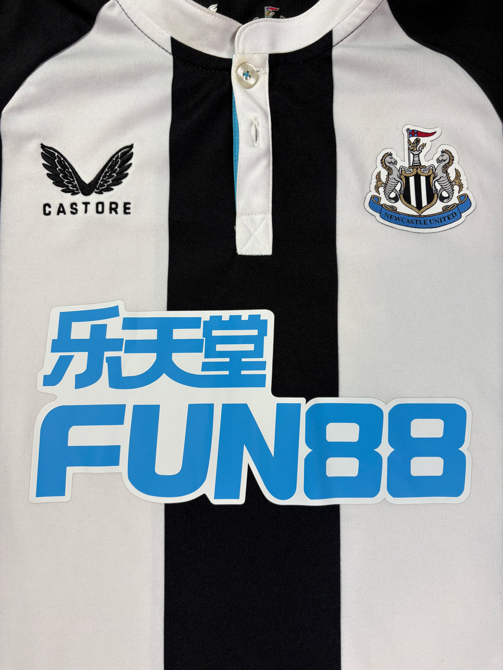 Newcastle United 2021/22 Home Castore Football Shirt Small