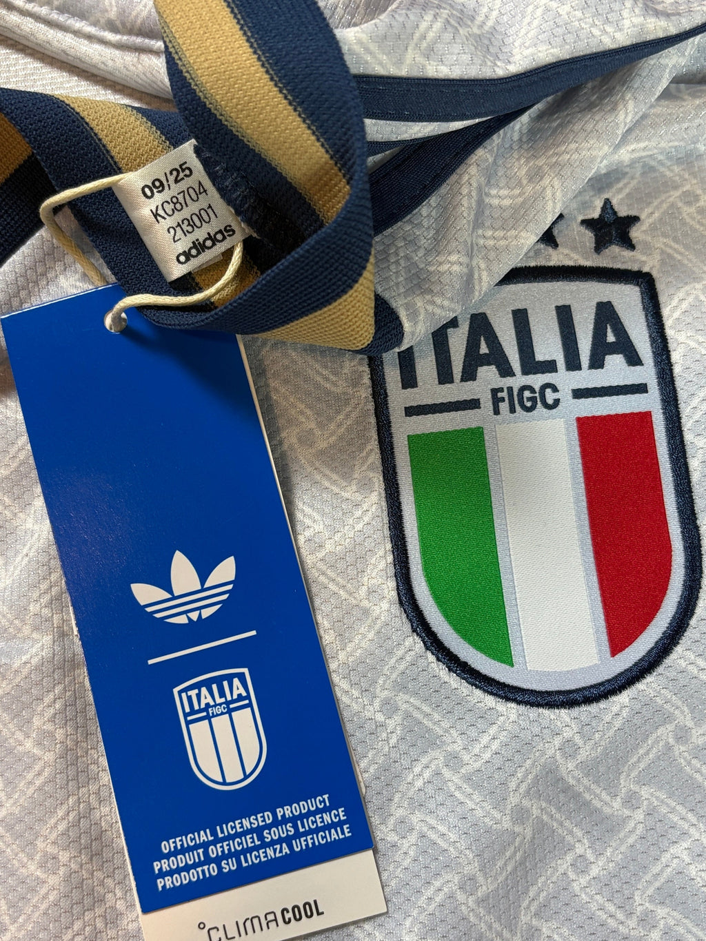 Italy 2026 Away Adidas Football Shirt Large