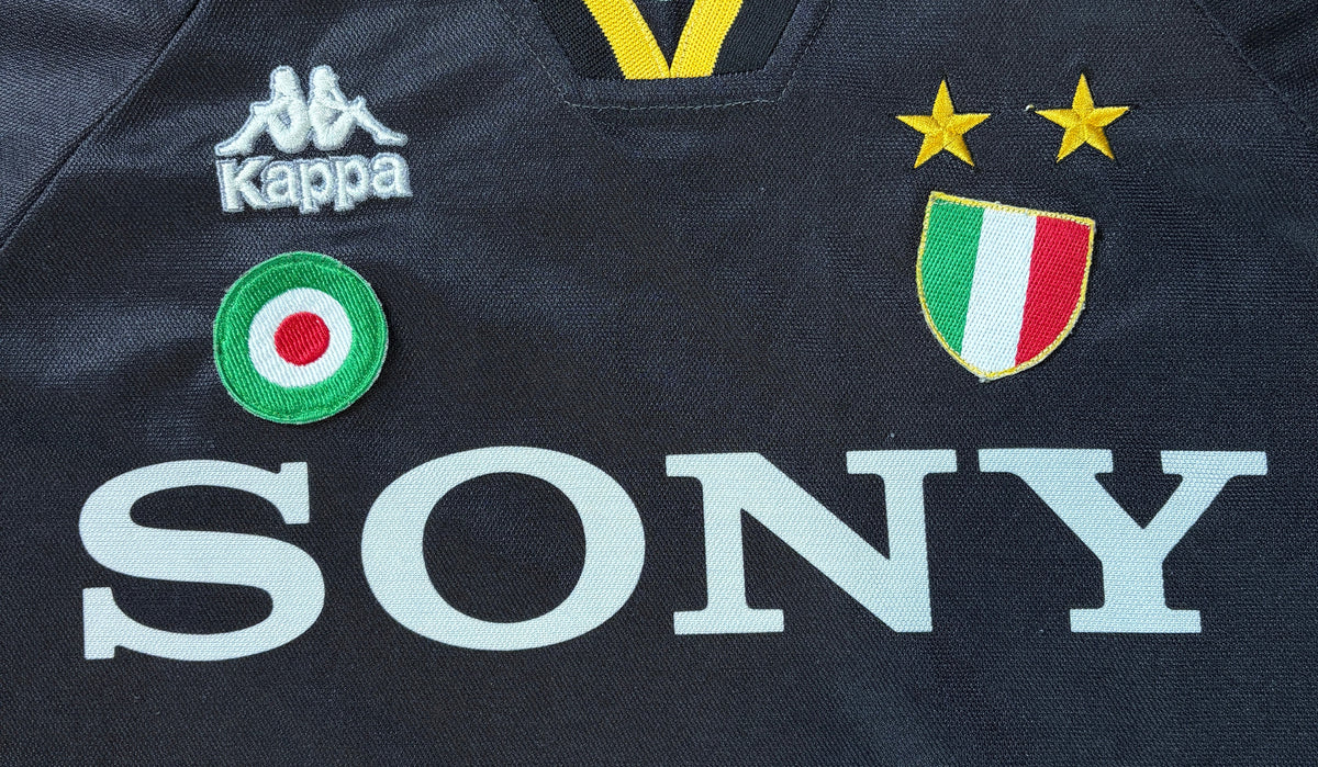 Juventus 1995/96 Third Kappa Football Shirt Medium