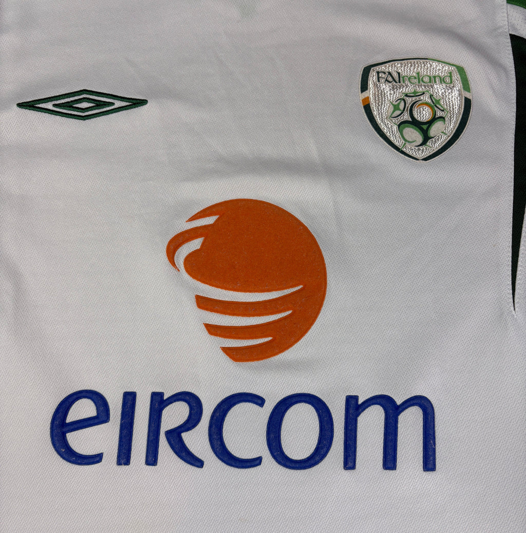 Ireland 2005/07 Away Umbro Football Shirt Small