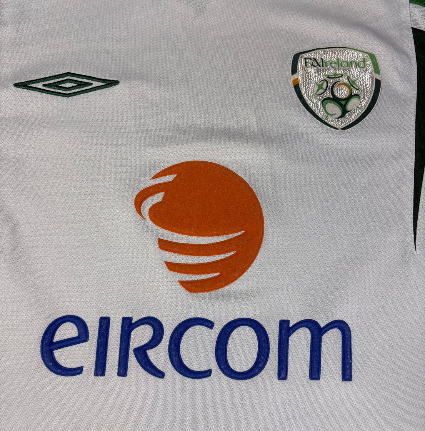 Ireland 2005/07 Away Umbro Football Shirt Small