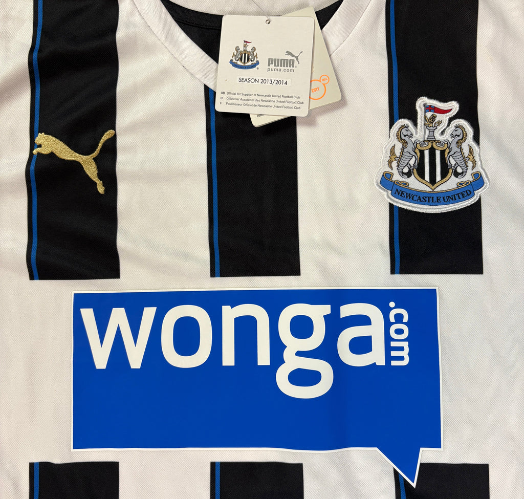 Newcastle United 2013/14 Home Puma Football Shirt Extra Large