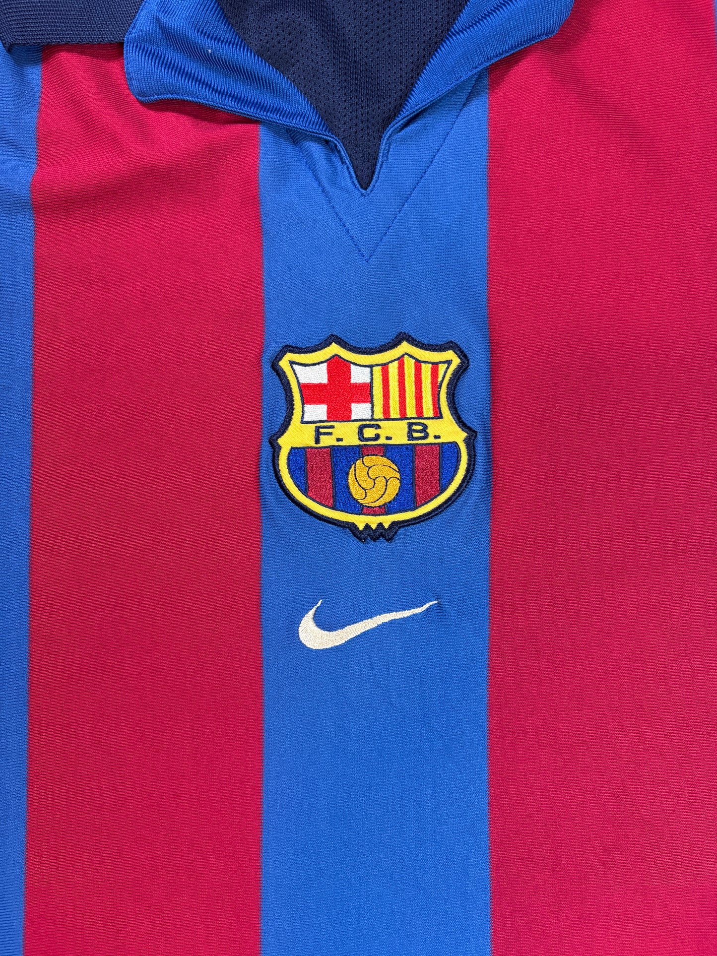 Barcelona 2001/02 Home Nike Football Shirt Small