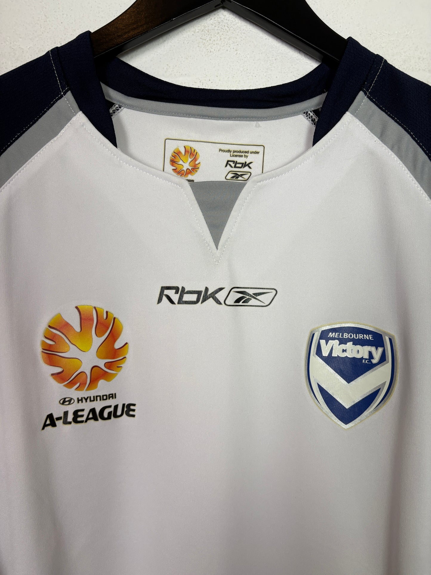 Melbourne Vic 2005/06 Away Large