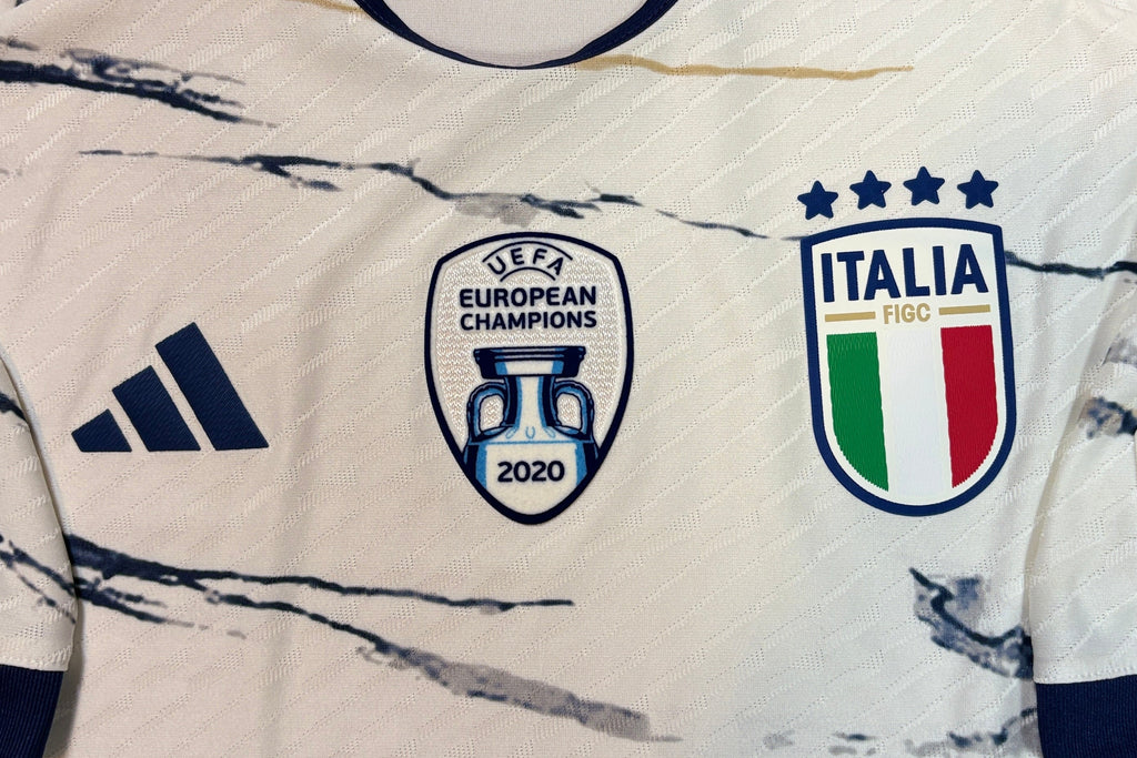 Italy 2023 Away Adidas Football Shirt Medium