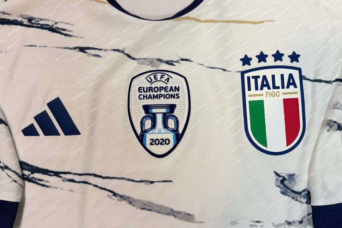 Italy 2023 Away Adidas Football Shirt Medium