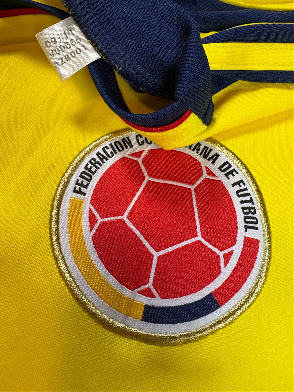Colombia 2012 Home Adidas Football Shirt Extra Large