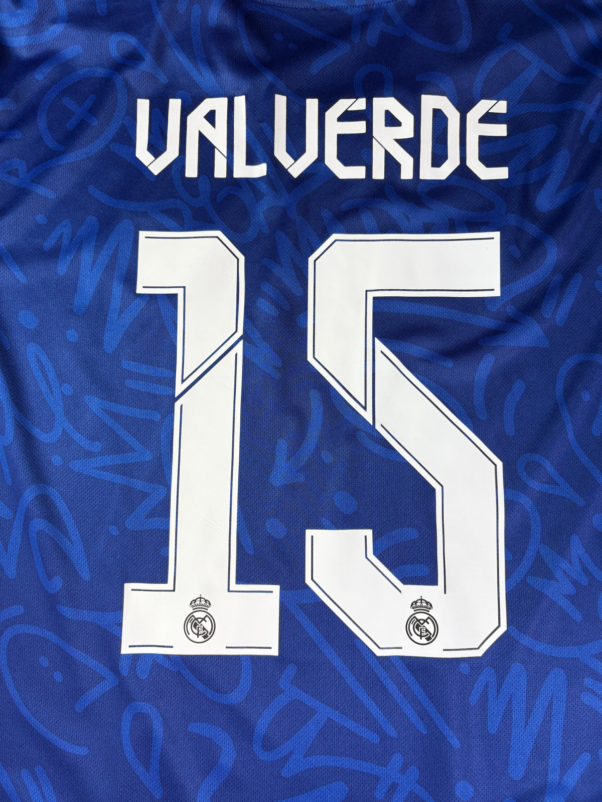 Real Madrid 2021/22 Away Adidas Football Shirt Extra Large Valverde 15