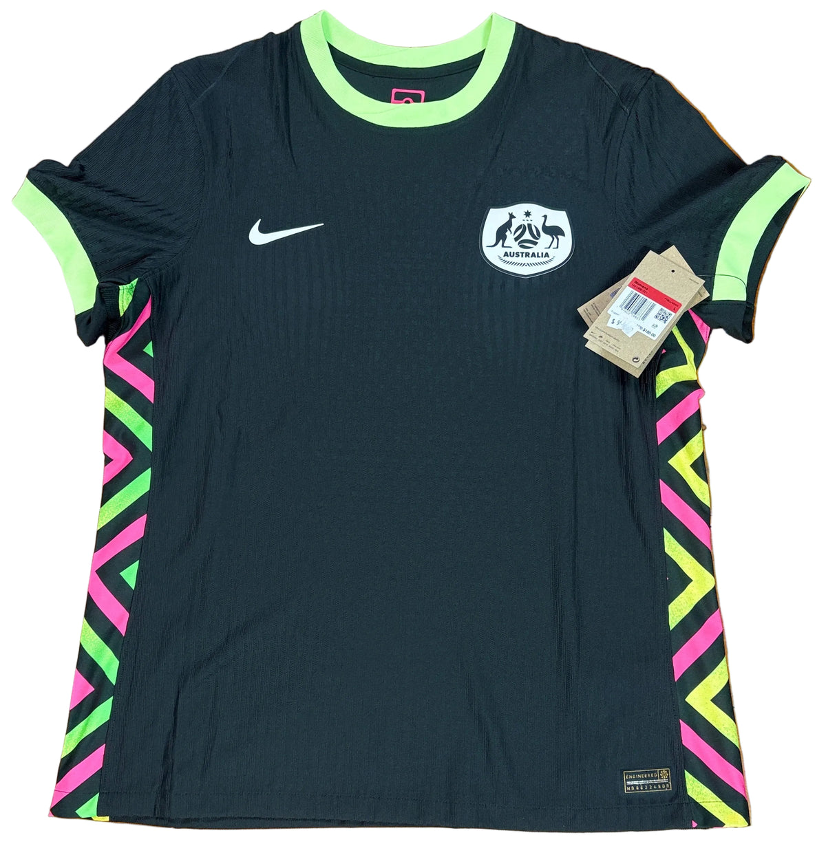 Australia 2025 Away Nike Football Shirt L (Women)