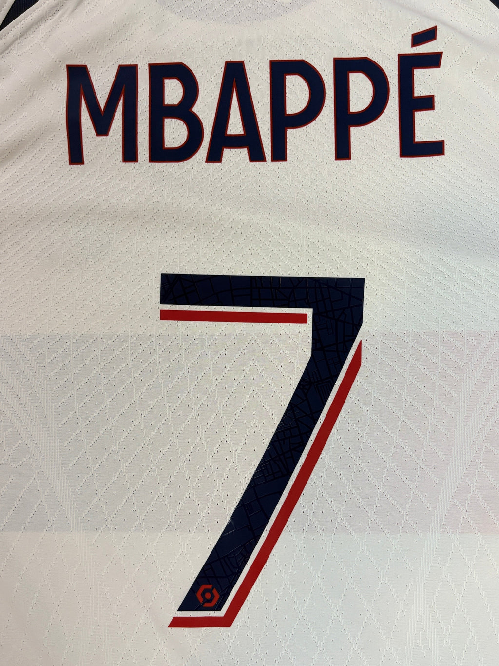 PSG 2022/23 Away Nike Football Shirt Large Mbappe 7