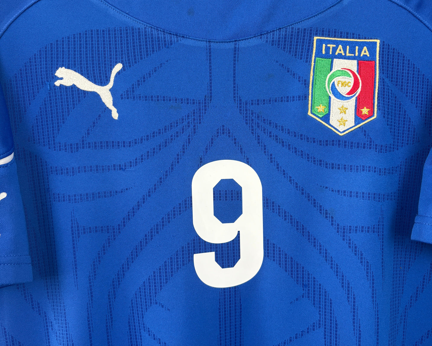 Italy 2010 Home Puma Football Shirt XL Ballotelli 9