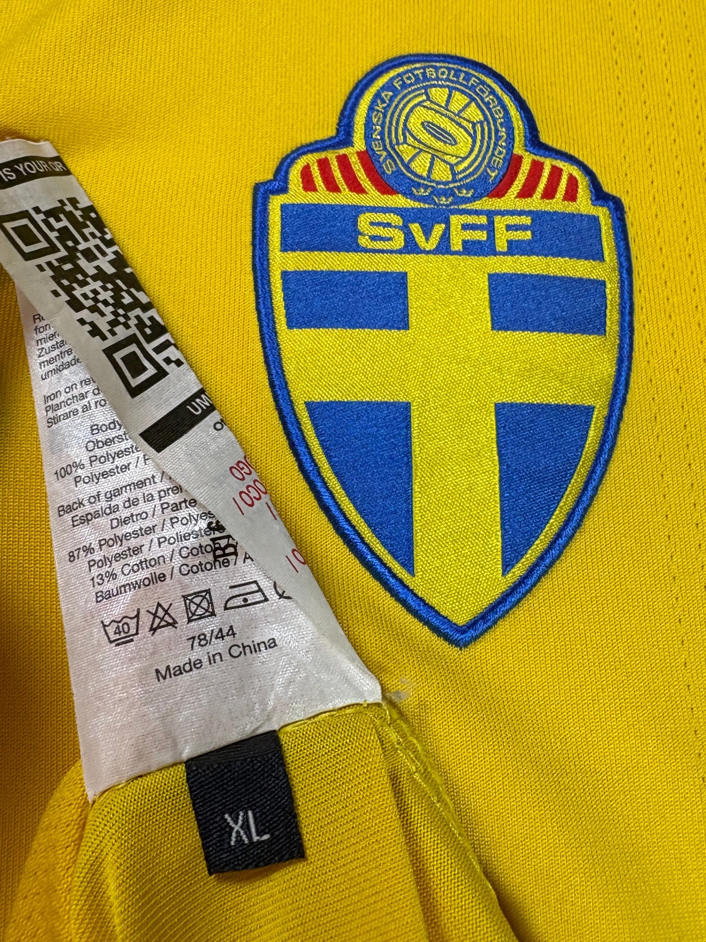Sweden 2008 Home Umbro Football Shirt Extra Large