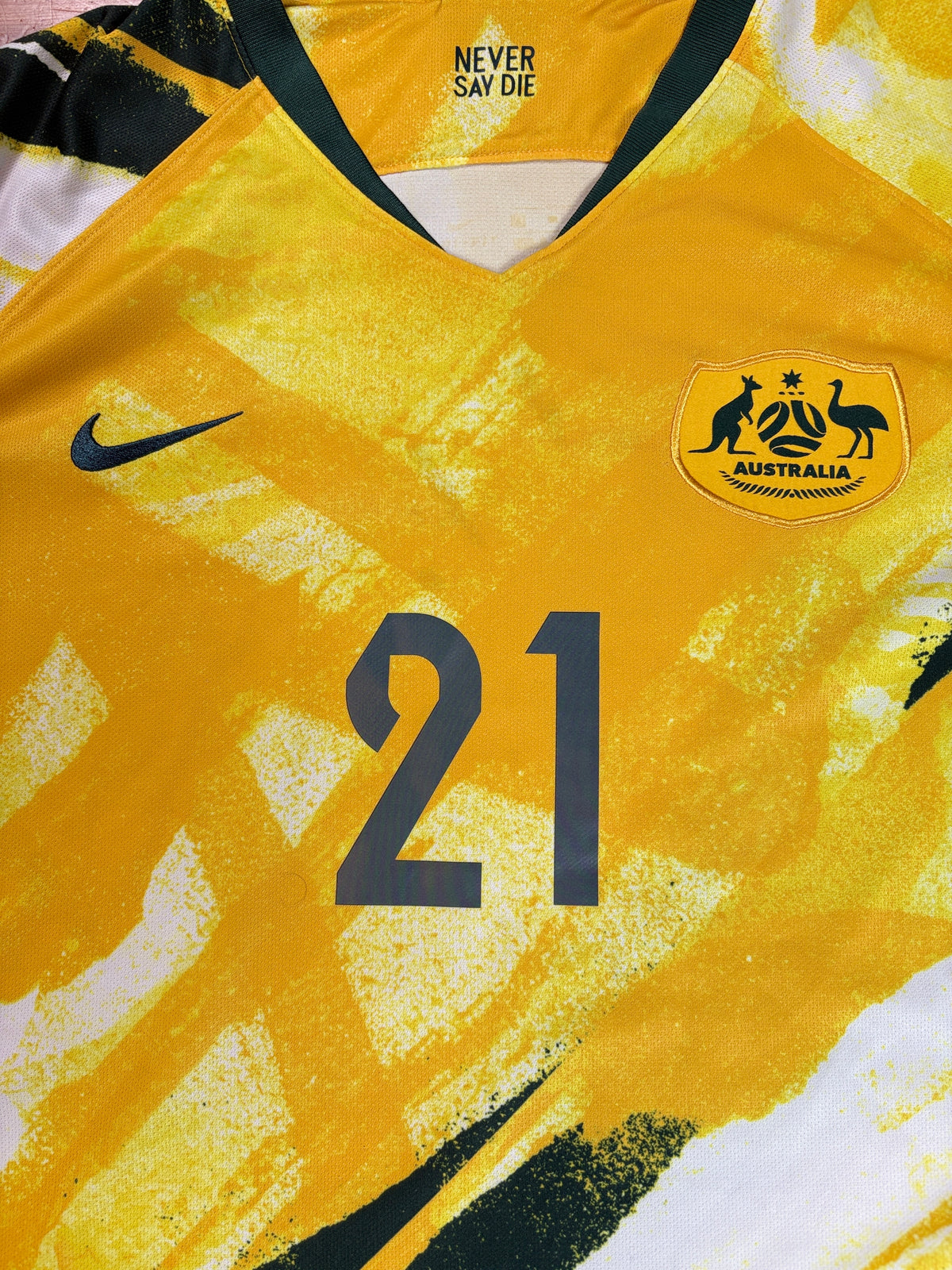 Australia 2019 Home Nike Football Shirt XL  (Women) Carpenter 21