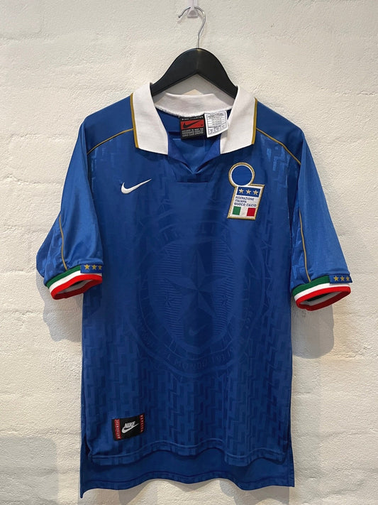 Italy 1995 Home Medium