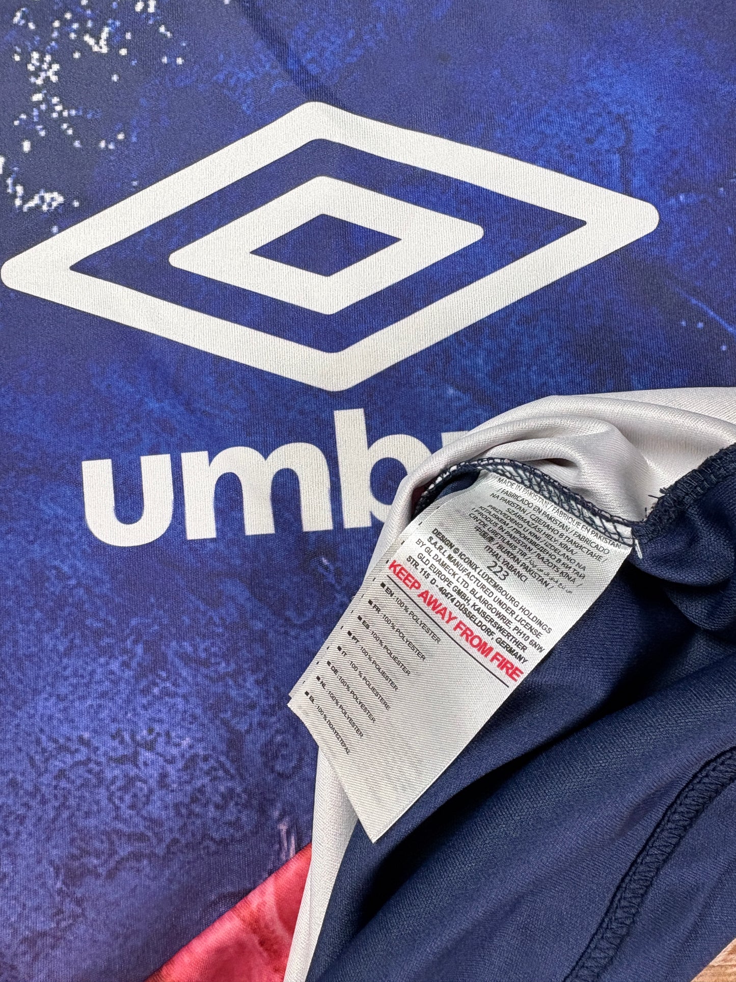 Umbro Galaxy Template Football Shirt Medium