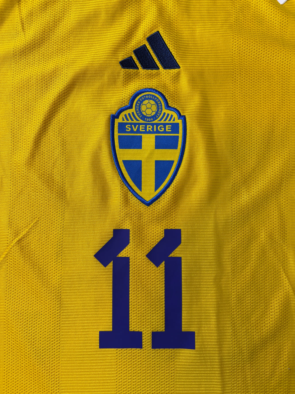 Sweden 2023 Home Adidas Football Shirt Medium Ibrahimovic 11
