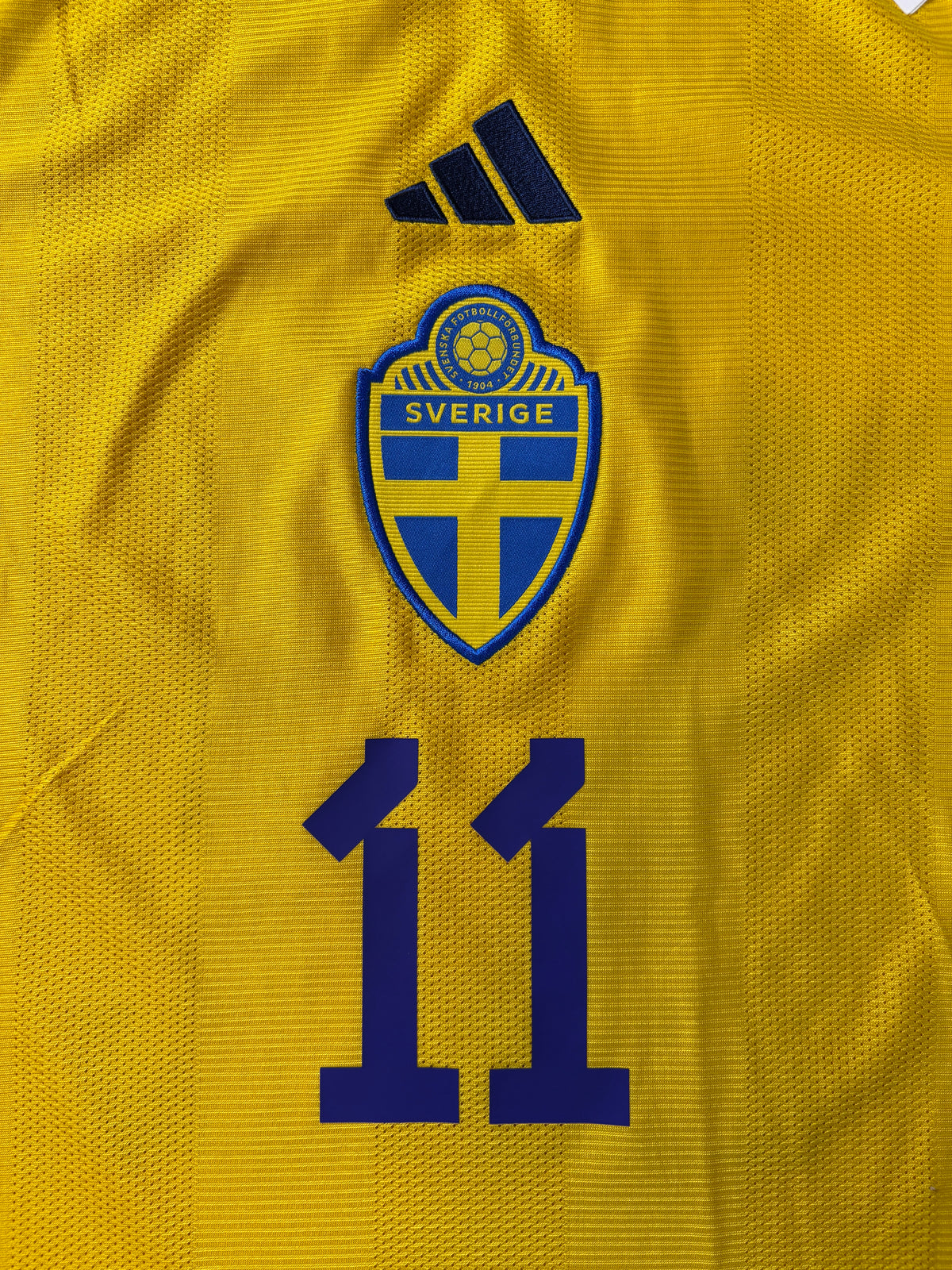 Sweden 2023 Home Adidas Football Shirt Medium Ibrahimovic 11