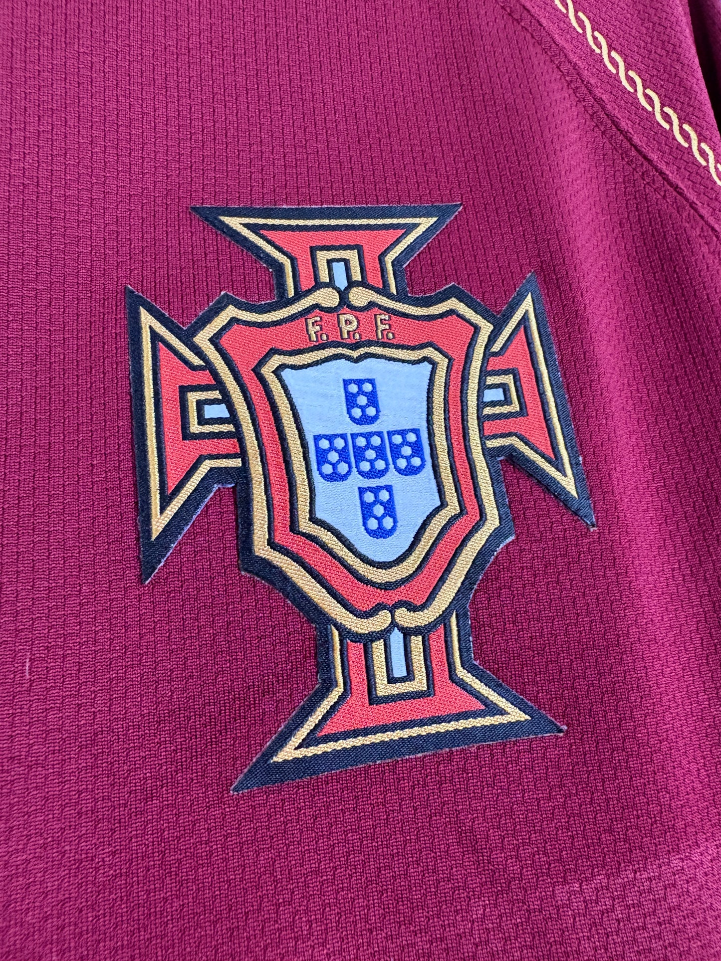 Portugal 2006/08 Home Nike Football Shirt M Ronaldo 17