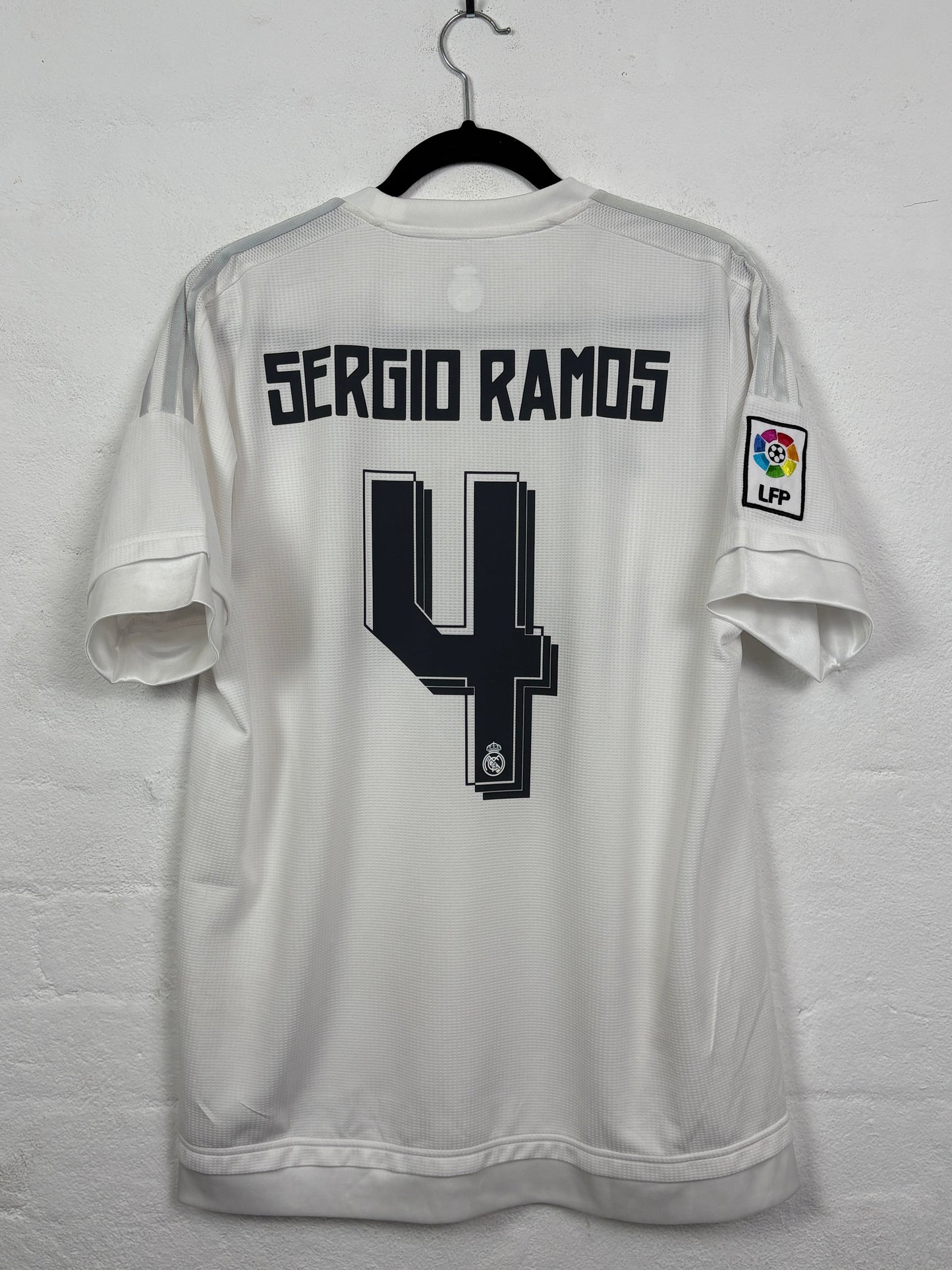 Real Madrid 2015/16 Home Adidas Football Shirt L Sergio Ramos 4