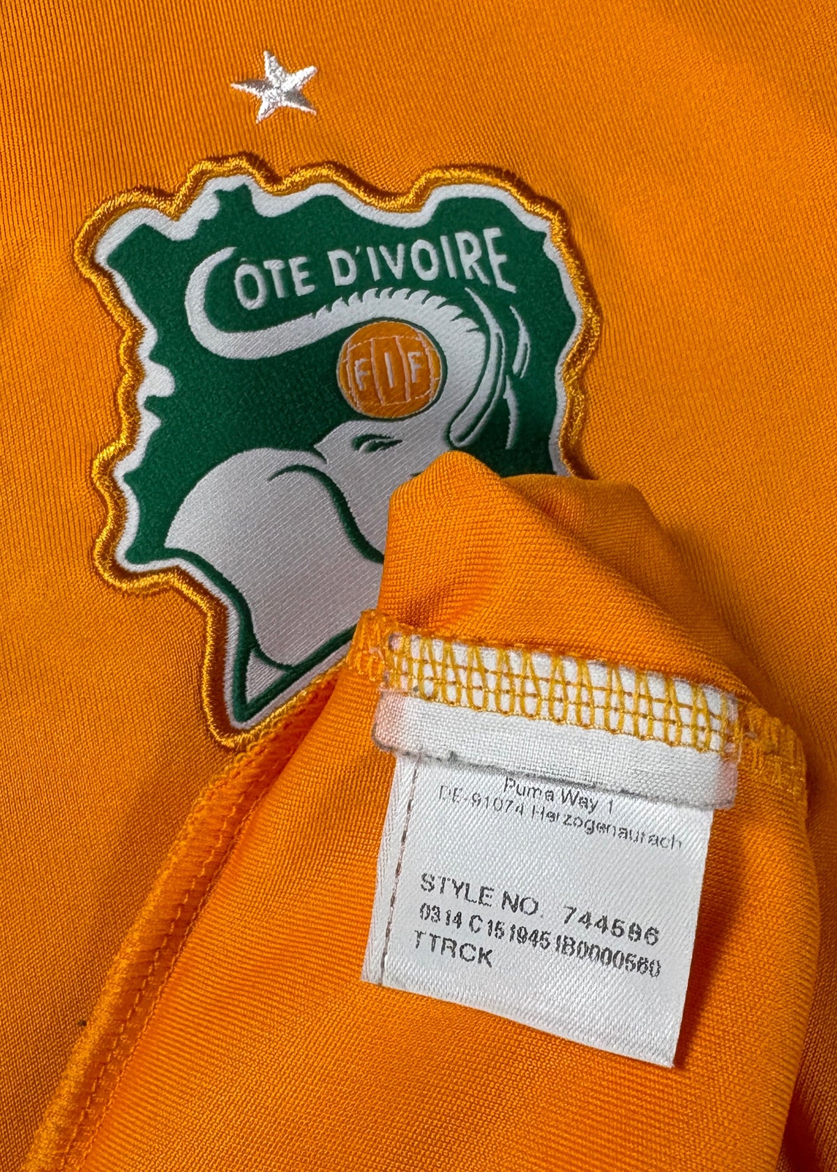 Ivory Coast 2010 Home Puma Football Shirt Large Drogba 11