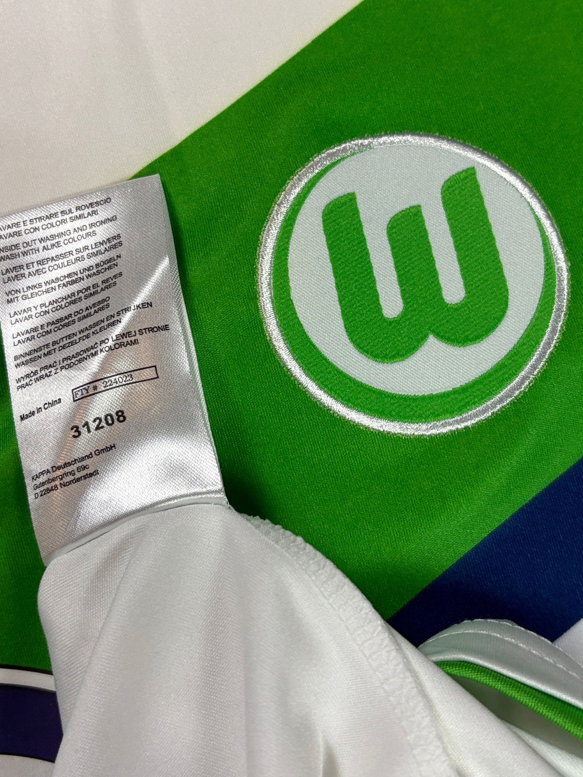 Wolfsburg 2015/16 Home Kappa Football Shirt Extra Large