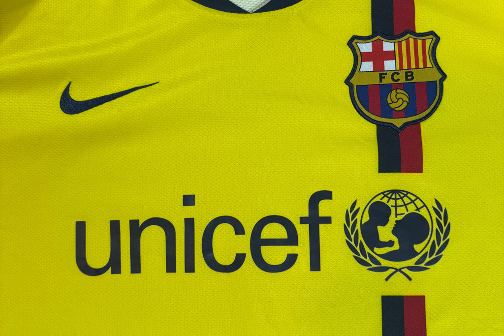 Barcelona 2008/10 Away Nike Football Shirt Large