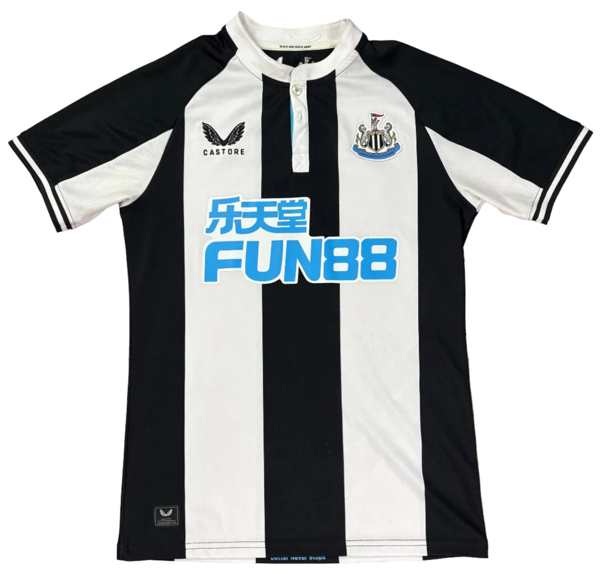 Newcastle United 2021/22 Home Castore Football Shirt Small