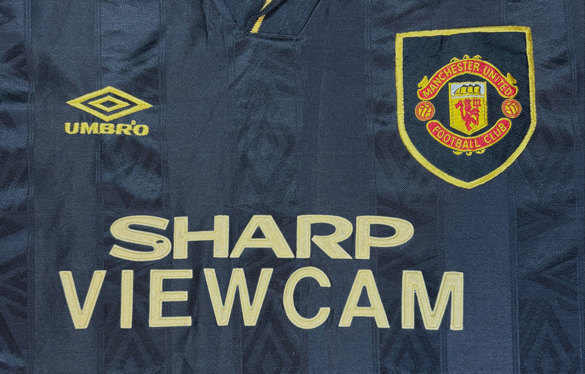 Manchester United 1993/95 Away Umbro Football Shirt Extra Large Cantona 7