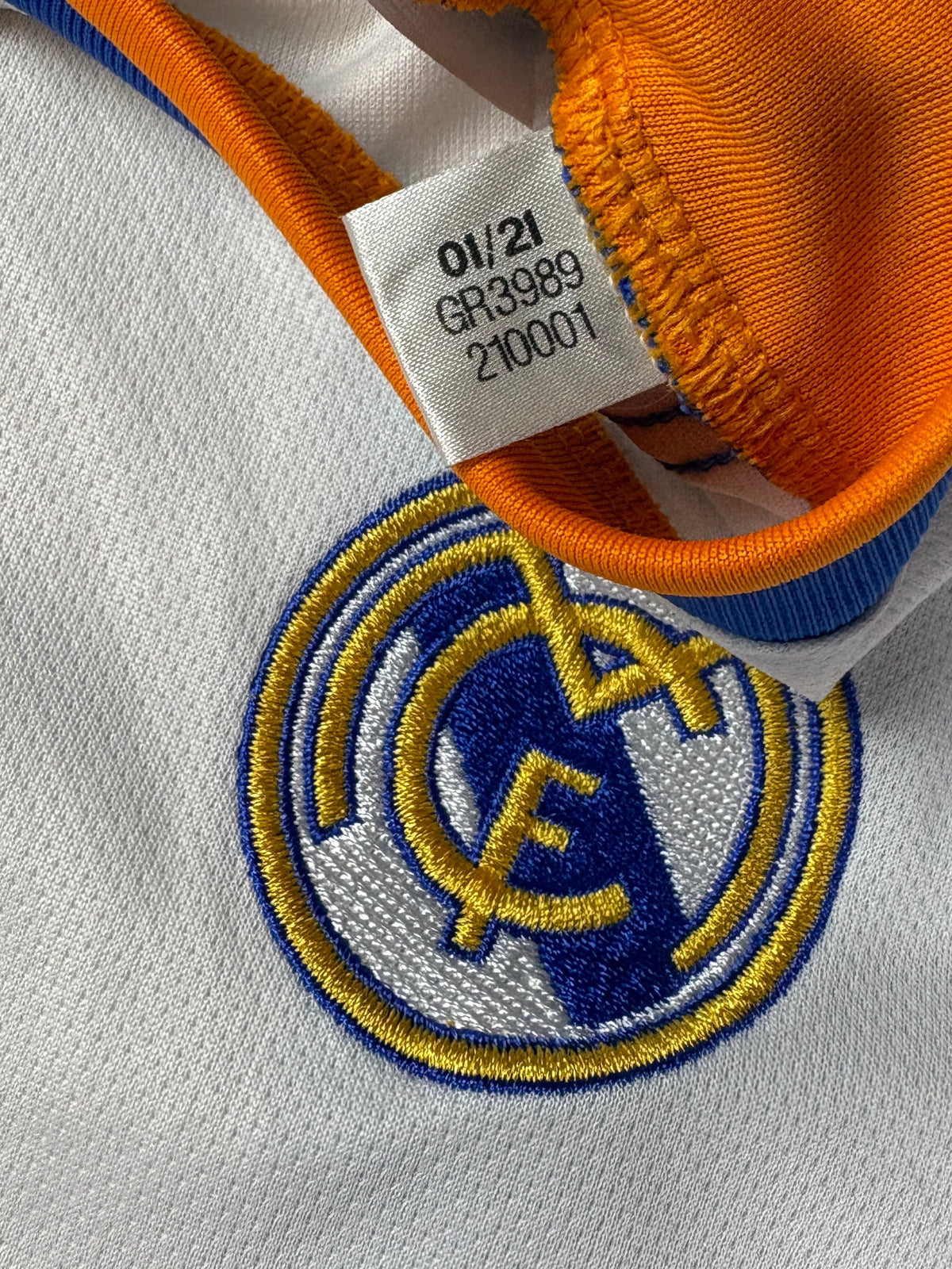 Real Madrid 2021/22 Home Adidas Football Shirt Extra Large Benzema 9