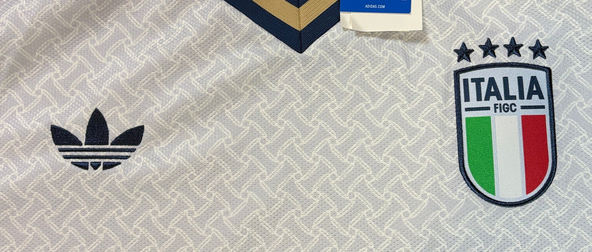 Italy 2026 Away Adidas Football Shirt Extra Large