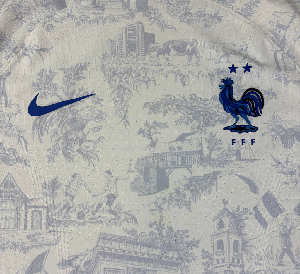 France 2022 Away Nike Football Shirt Medium