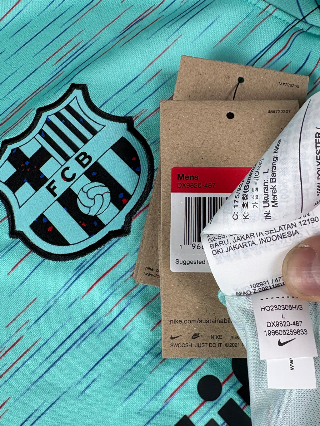 Barcelona 2023/24 Third Nike Football Shirt Large Gavi 8