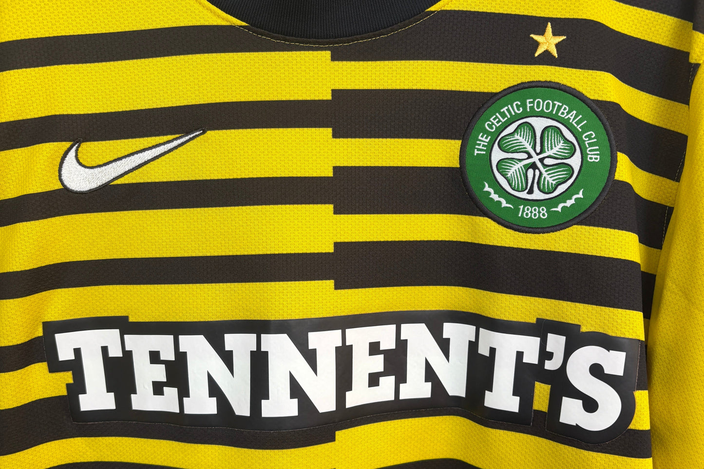 Celtic 2011/12 Away Medium Ljungberg 7